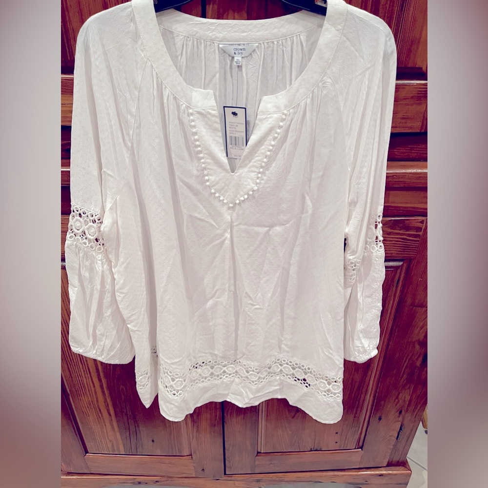 Crown & Ivy white Icon peasant blouse. NWT. Size XL